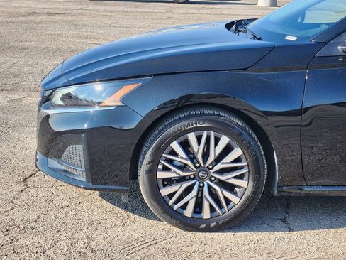 Used 2025 Nissan Altima 2.5 SV image 8