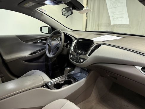 Used 2020 Chevrolet Malibu LS image 15