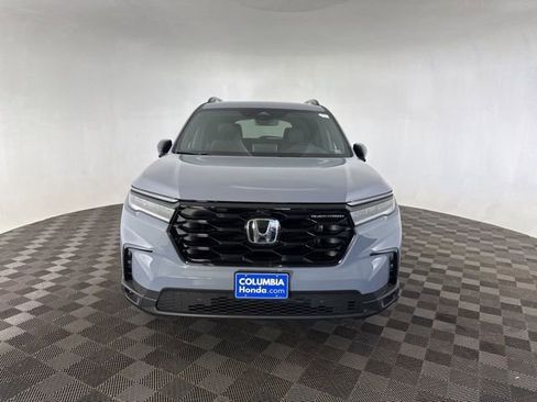 Certified 2025 Honda Pilot Black Edition image 4