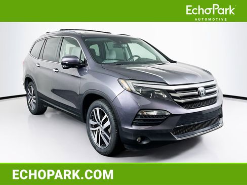 Used 2018 Honda Pilot Touring image 1