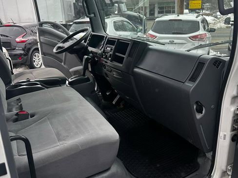 Used 2019 Isuzu NPR RWD image 12