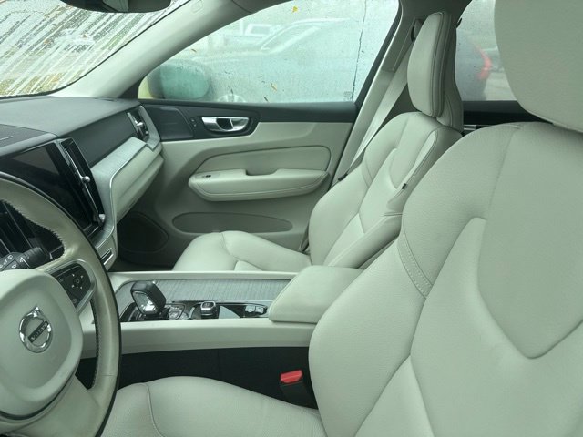 Used 2024 Volvo XC60 B5 Plus w/ Climate Package AWD/4WD image 11