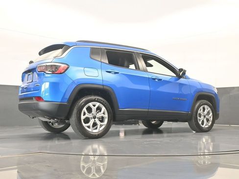 Used 2025 Jeep Compass Latitude AWD/4WD image 61
