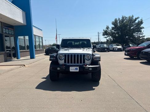 Used 2022 Jeep Gladiator Rubicon w/ Cold Weather Group AWD/4WD image 2