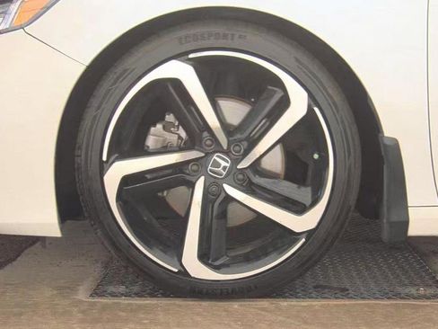 Used 2022 Honda Accord Sport image 9