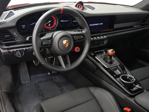 Used 2024 Porsche 911 Carrera image 13