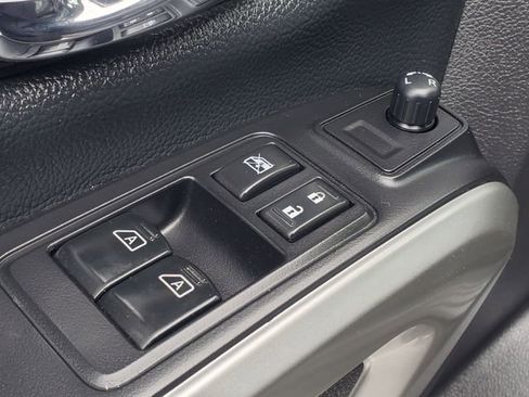 Used 2017 Nissan Titan PRO-4X w/ Pro-4x Convenience Package image 8