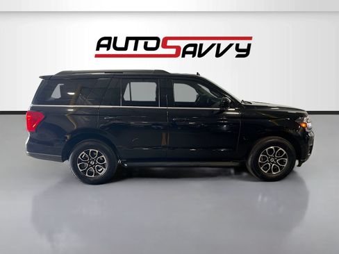 Used 2024 Ford Expedition XLT AWD/4WD image 8