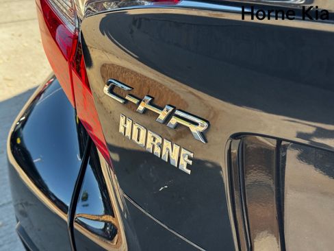 Used 2018 Toyota C-HR XLE image 28