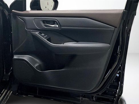 Used 2023 Nissan Rogue SL w/ SL Premium Package image 27