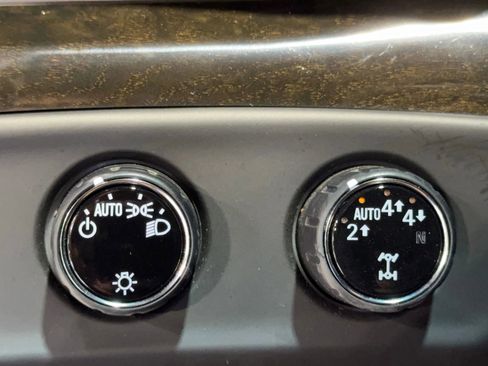 Used 2019 Cadillac Escalade Platinum image 28