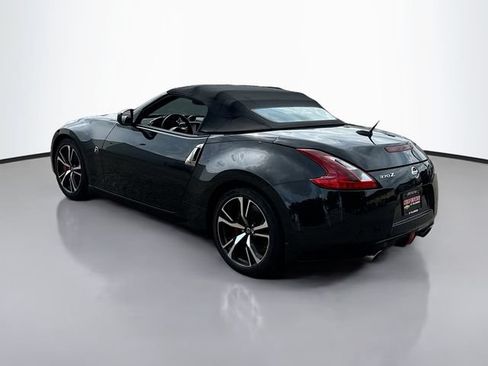 Used 2018 Nissan 370Z Touring Sport RWD image 8
