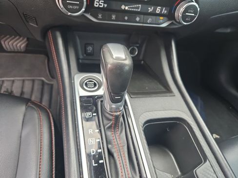 Used 2025 Nissan Sentra SR w/ SR Premium Package FWD image 12