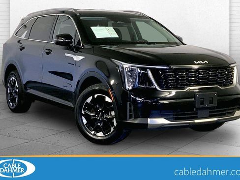 Certified 2024 Kia Sorento S image 1