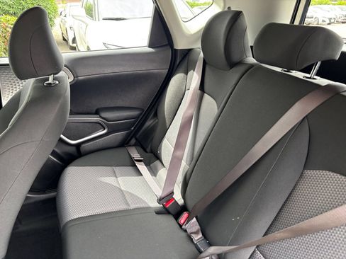 Used 2025 Kia Soul LX w/ LX Technology Package FWD image 37