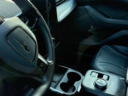 Used 2024 Ford Mustang Mach-E Premium image 8