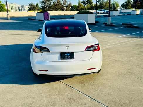Used 2021 Tesla Model 3 Standard Range Plus RWD image 9