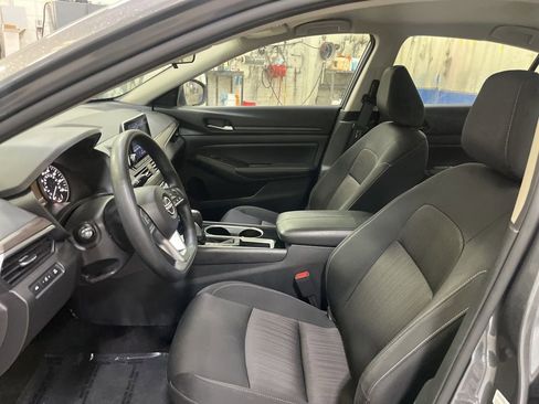 Used 2024 Nissan Altima 2.5 SV FWD image 15