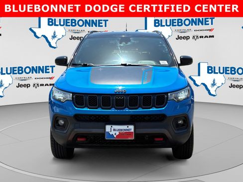 Used 2023 Jeep Compass Trailhawk AWD/4WD image 2