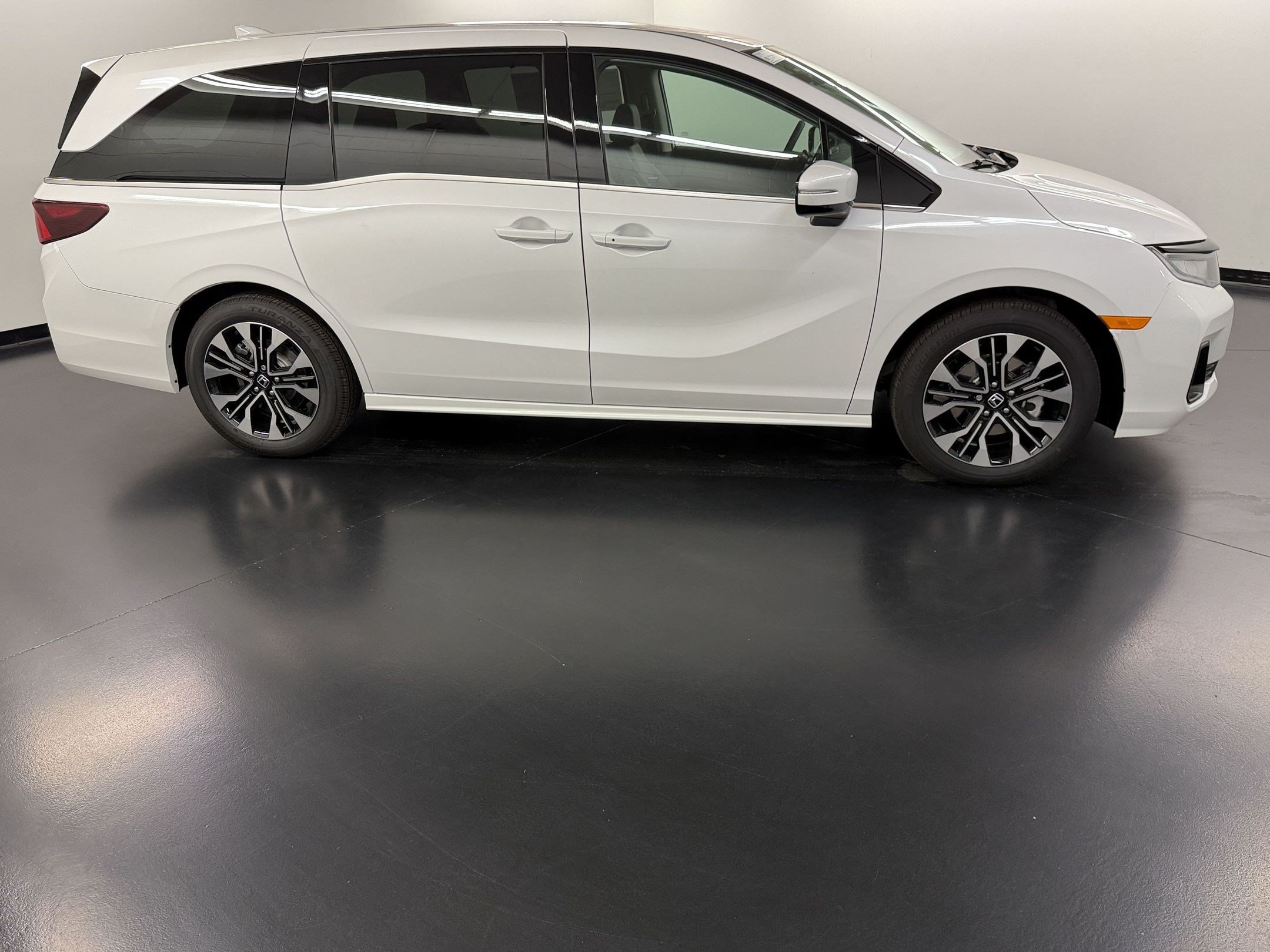 New 2027 Honda Odyssey Elite image 8