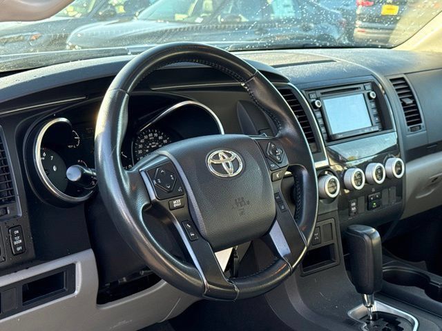Used 2018 Toyota Sequoia SR5 w/ Carpet Mat Package AWD/4WD image 17