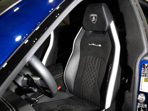 Used 2024 Lamborghini Urus Performante image 42