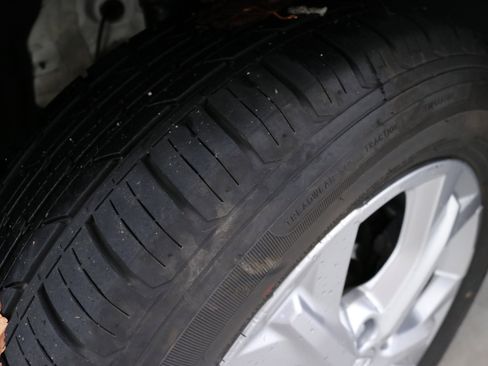 Used 2023 Honda HR-V LX image 32