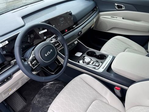 New 2026 Kia Carnival EX FWD image 10