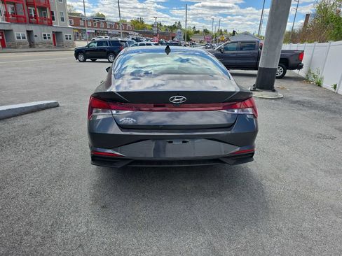 Used 2023 Hyundai Elantra SEL w/ Convenience Package FWD image 7