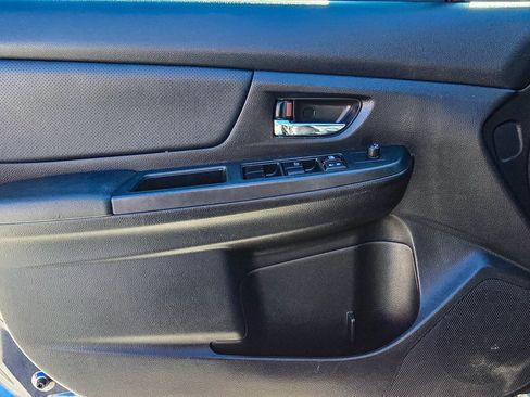 Used 2014 Subaru Crosstrek 2.0i Limited image 11