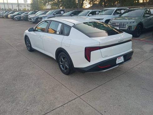 Used 2025 Kia K4 FWD image 8
