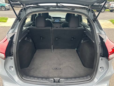 Used 2023 Nissan Kicks SR FWD image 18