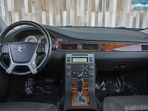 Used 2010 Volvo XC70 T6 image 17