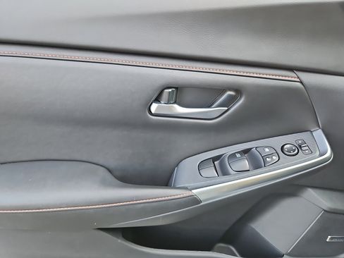 Used 2024 Nissan Sentra SR w/ SR Premium Package FWD image 12