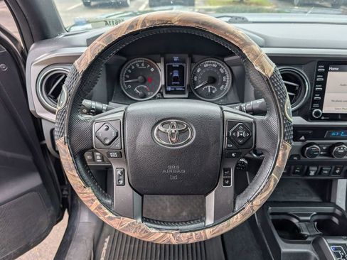 Used 2021 Toyota Tacoma TRD Off-Road w/ Technology Package RWD image 13