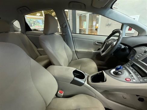 Used 2015 Toyota Prius Two FWD image 25