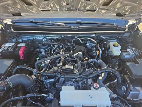 Used 2025 Toyota Tacoma SR5 image 27
