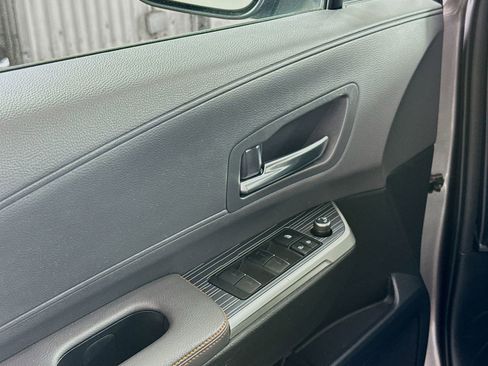 Used 2021 Toyota Sienna XSE w/ XSE Plus Package image 14