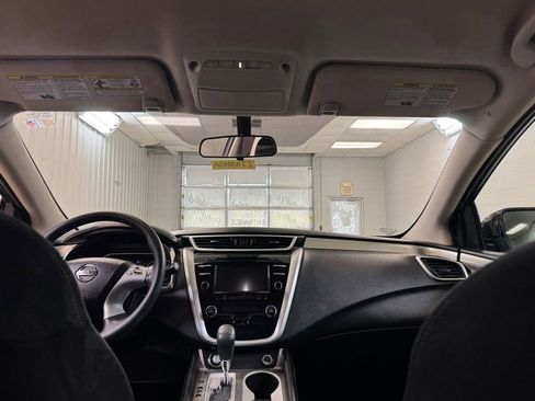 Used 2015 Nissan Murano S image 18