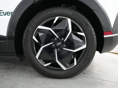 Used 2024 Hyundai Ioniq 5 SEL image 19