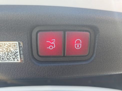 Used 2024 Mercedes-Benz C 300 4MATIC Sedan image 13