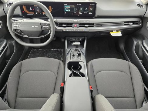 New 2026 Kia K4 FWD image 18