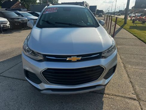Used 2018 Chevrolet Trax LT w/ LT Convenience Package AWD/4WD image 6