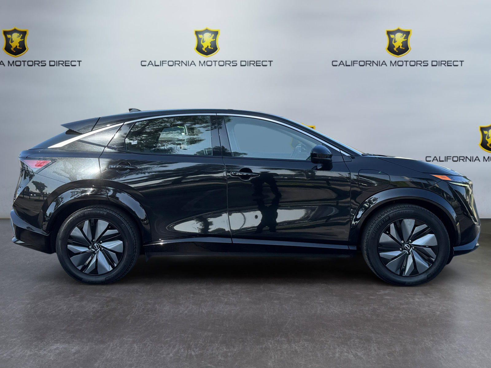 Used 2023 Nissan Ariya FWD image 6