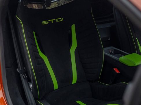 Used 2023 Lamborghini Huracan STO image 14