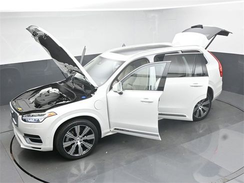 Used 2024 Volvo XC90 T8 Plus w/ Protection Package Premier image 52