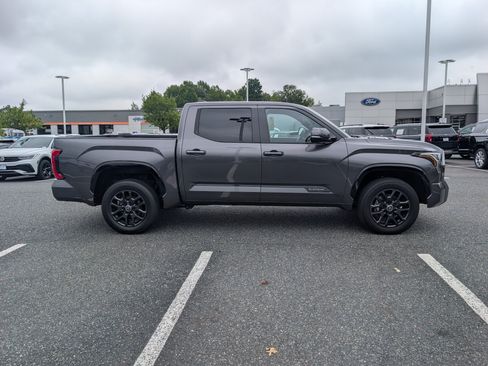 Used 2024 Toyota Tundra Platinum AWD/4WD image 2
