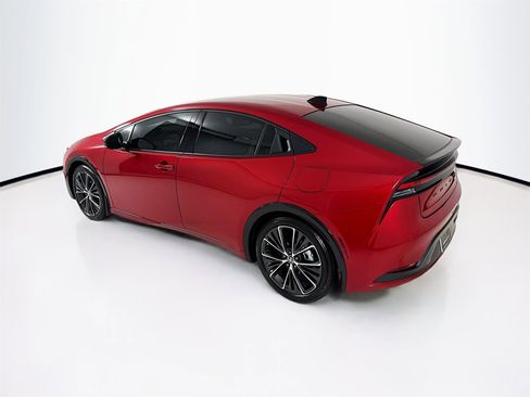 Used 2026 Toyota Prius XLE image 6