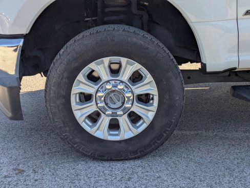 Certified 2021 Ford F250 XLT image 12