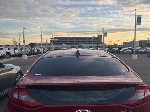 Used 2019 Hyundai Ioniq SEL image 5